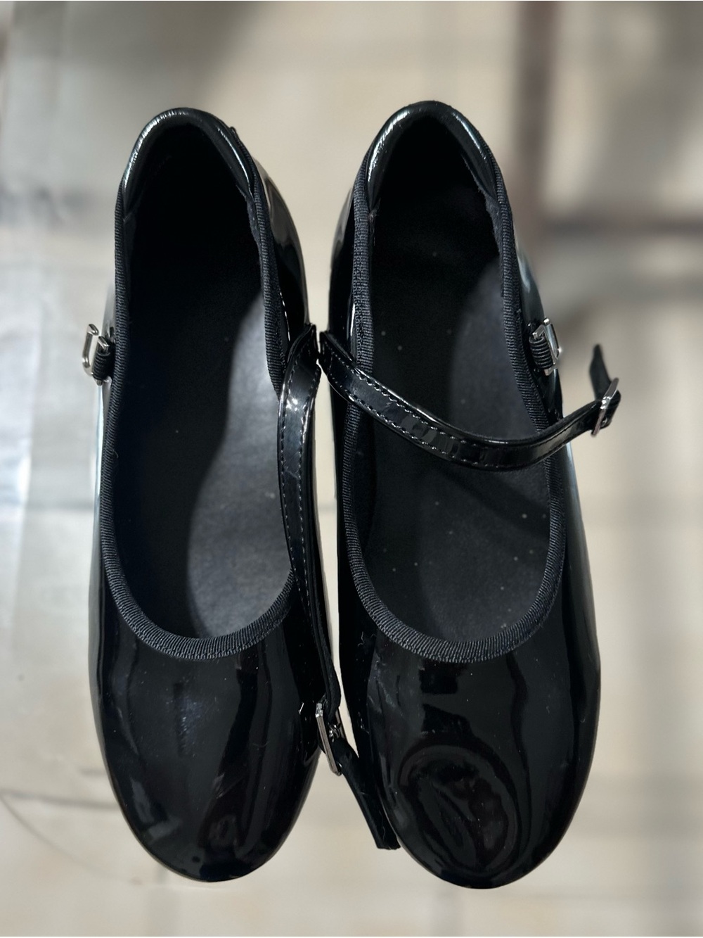Buckle tap shoes